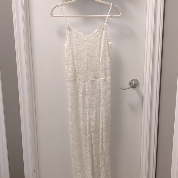 WHITE LACE JUMPSUIT - Picture 2 of 8